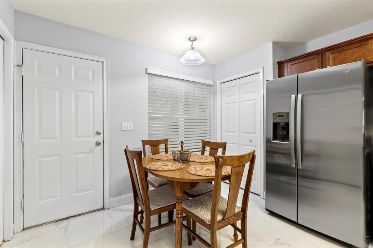 הוילה גיינסוויל King Bed Cozy Townhouse 10 Min From Uf מראה חיצוני תמונה